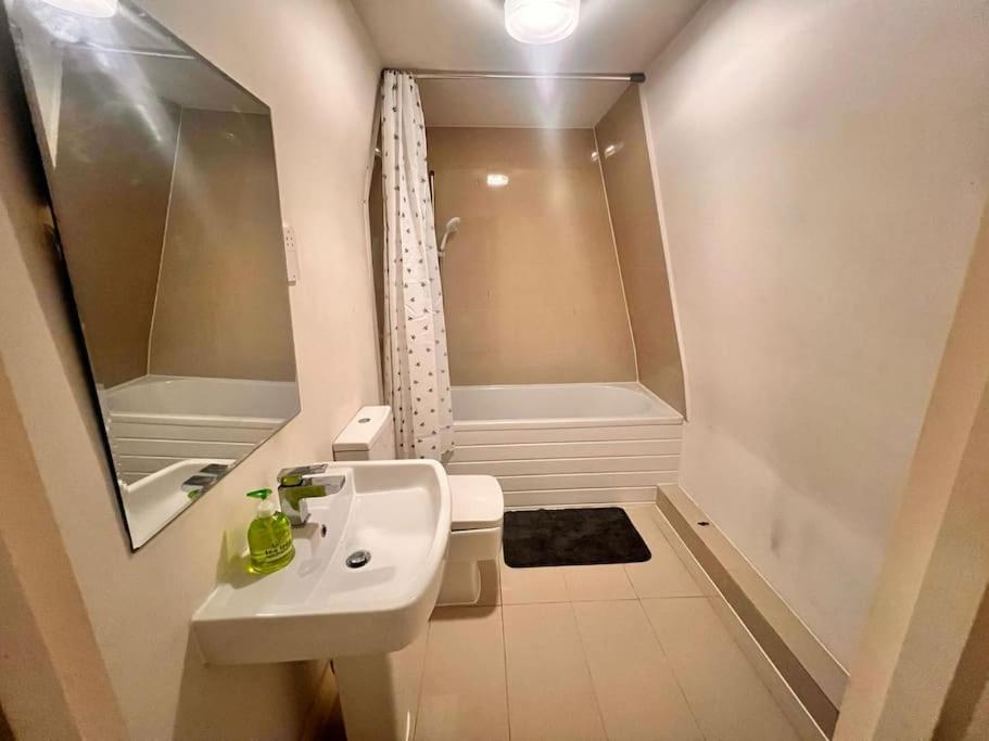 Leicester Studio At City Centre With Free Parking Esterno foto